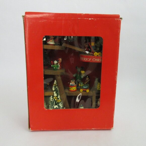 Santa’s Toy Shop Christmas Diorama Shadow Music Box Plays "It's a Small World" - Picture 12 of 12